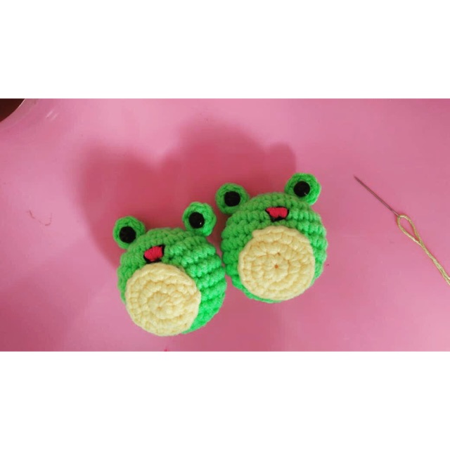 Móc Khoá Ếch Bằng Len
