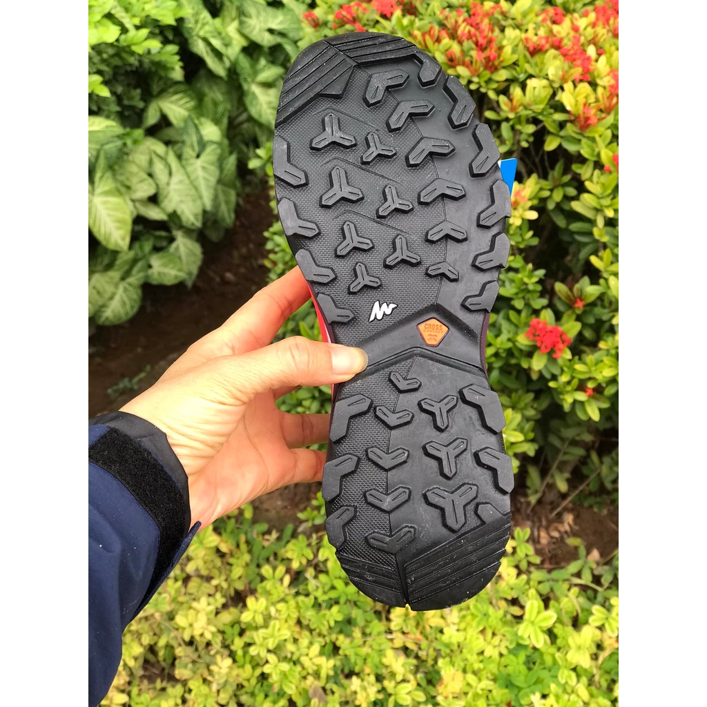 Giày đi bộ leo núi Quechua Fast 500