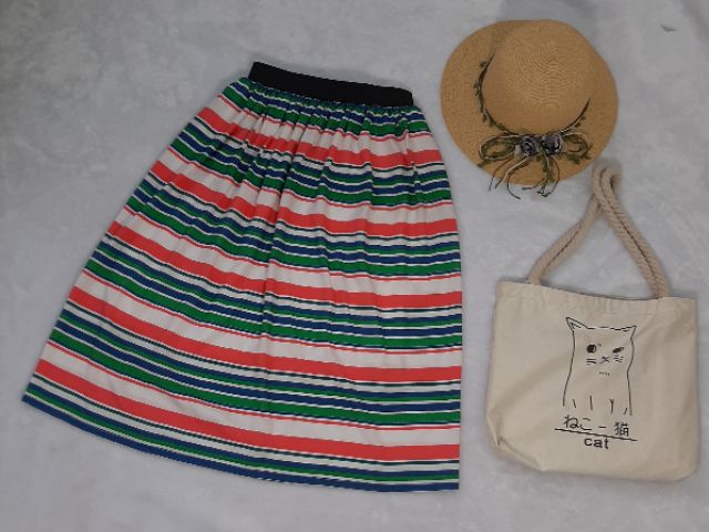 Chân váy sọc kẻ ngang