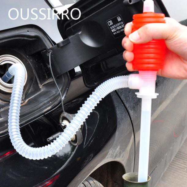 Dụng cụ hút xăng dầu , rượu ra vào bóp tay
