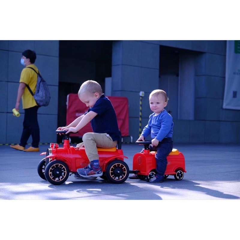 Xe tàu điện 2 toa cho bé