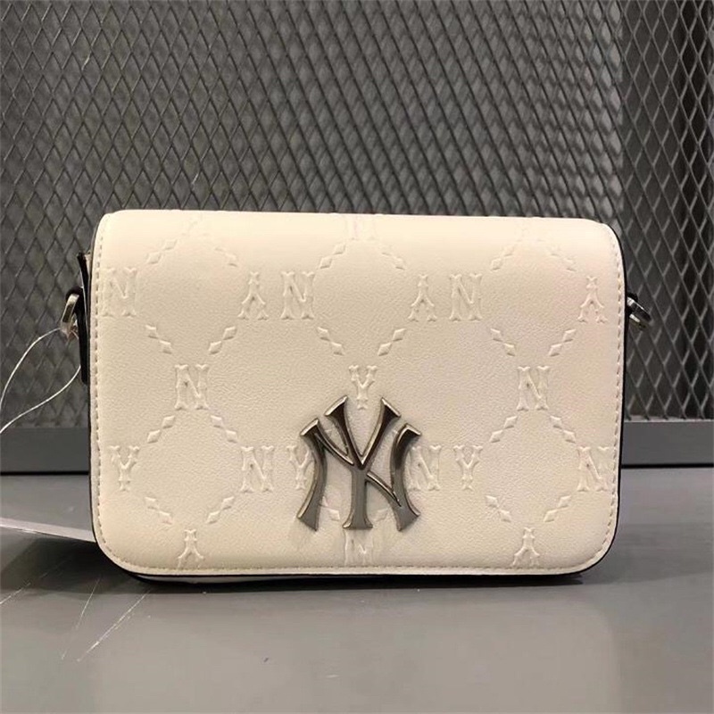 Túi Đeo Chéo M.L.B Hoạ Tiết Dập Nổi Hình Kim Cương Limited Cá Tính Siêu Đẹp