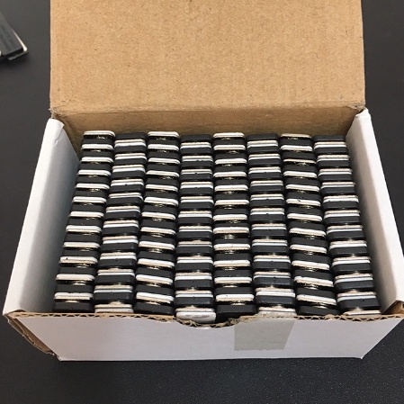 Nam châm bảng tên 3 nút siêu hút 45x13mm