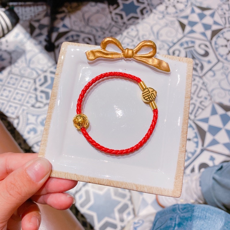 Vòng tay chỉ đỏ may mắn titan KHÔNG ĐEN - màu vàng |Nguyễn Trà Dương|