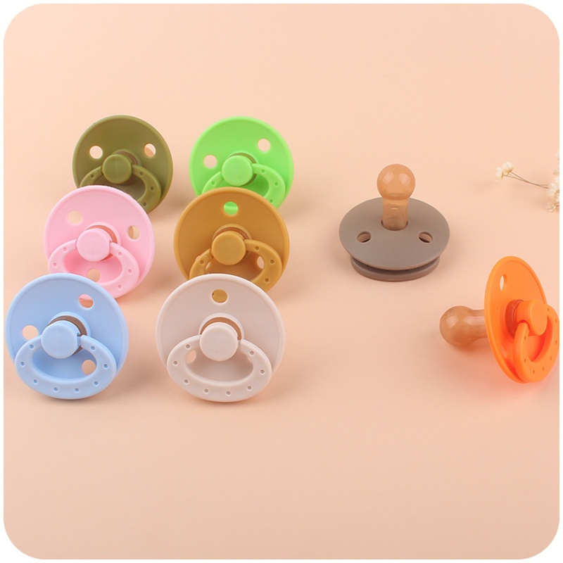 Núm Ti Giả Bằng Silicone Không BPA Thoải Mái Có Chuỗi Kẹp Tiện Lợi Dành Cho Em Bé