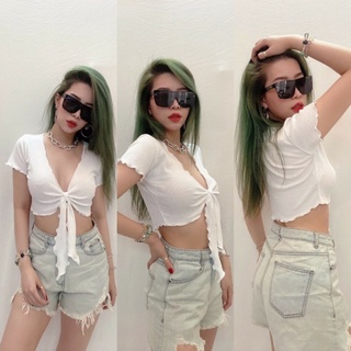 áo thun crop lững cổ V