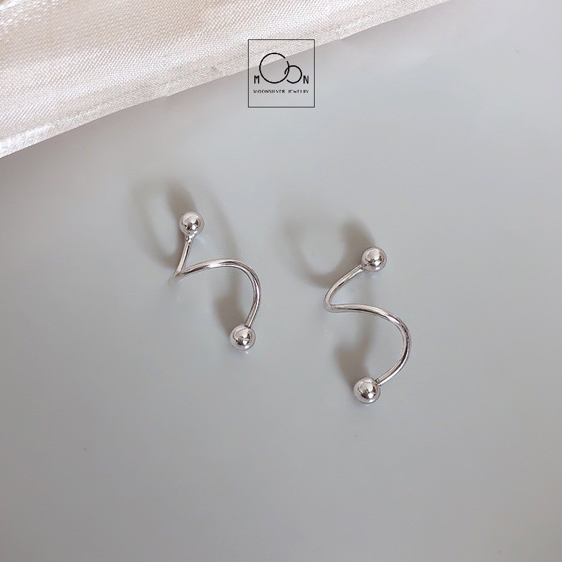 Khuyên tai bạc xoắn ốc bi hai đầu chốt vặn moonsilver