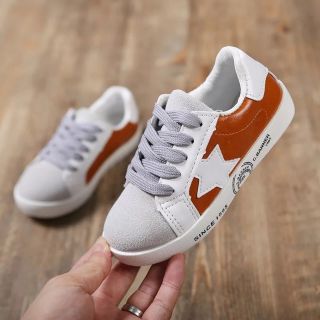 Giày thể thao tag sao - hàng order