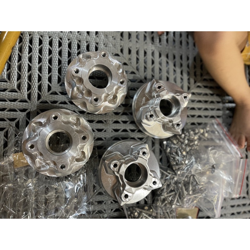 Cùi dĩa CNC nguyên khối 4 lỗ gắn như zin cho ex135 sirius yaz