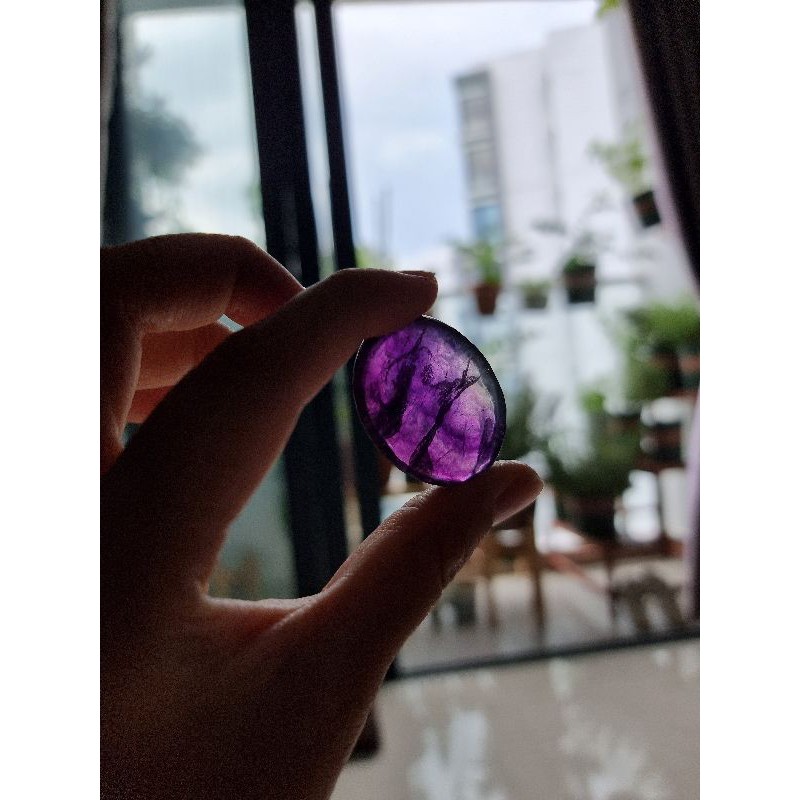 Viên đá thanh tẩy Fluorite (Palm Fluorite), đá phong thủy dùng trong Tarot, reiki, thiền định