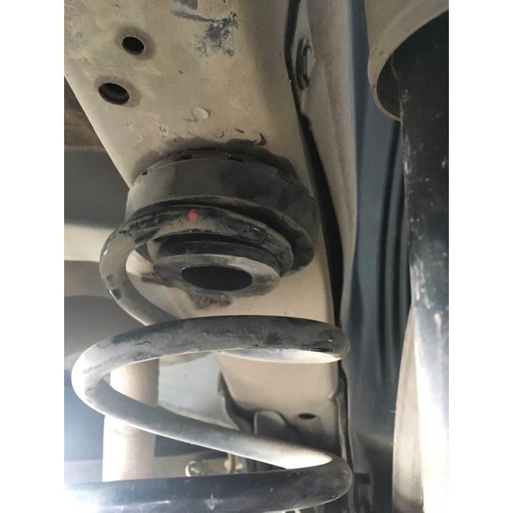 Cao su giảm chấn sau / Cao su giảm xóc sau / Cao su phuộc sau - Toyota Innova, Fortuner, Accent cũ...