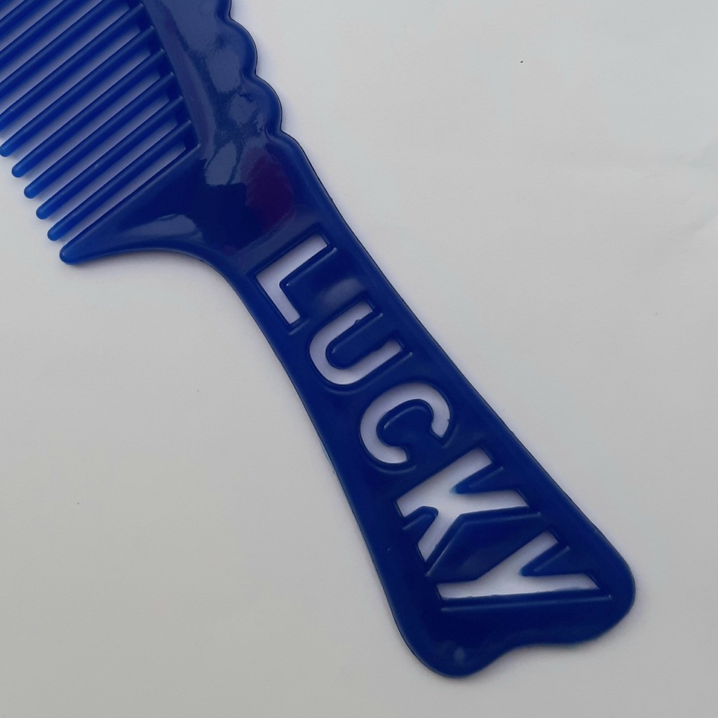 01 cây lược chải tóc Lucky ( nhiều màu)