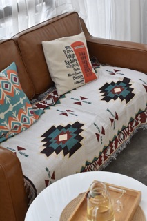 Thảm phủ sofa phong cách Bắc Âu