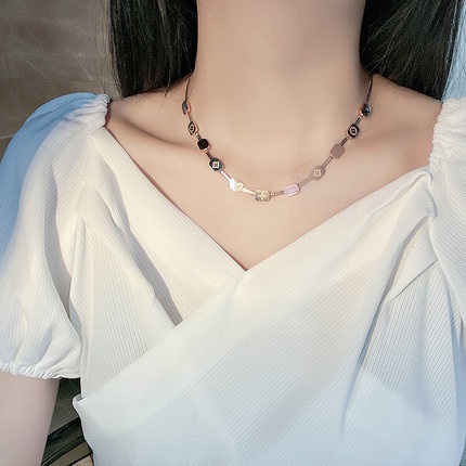 Vòng cổ Thép Titan Mạ Vàng 18K Mặt Cỏ Bốn Lá Thời Trang