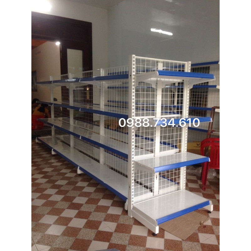 Kệ để hàng giữa nhà