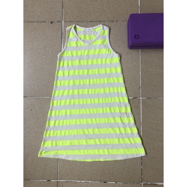 size S M nhỏ áo thun sát nách ba lỗ nữ 2hand mềm mát màu xanh neon bẩn xíu