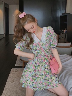 Đầm Hoa Cổ Ren