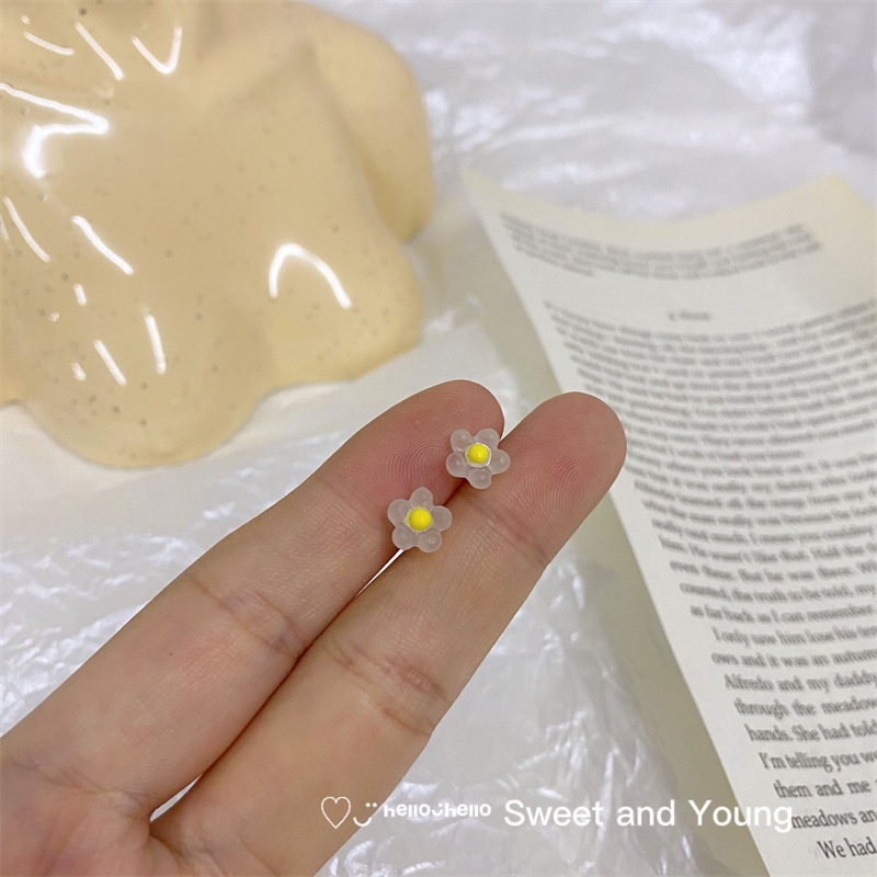 Khuyên tai nhựa tạo hình hoa xinh xắn cho nữ