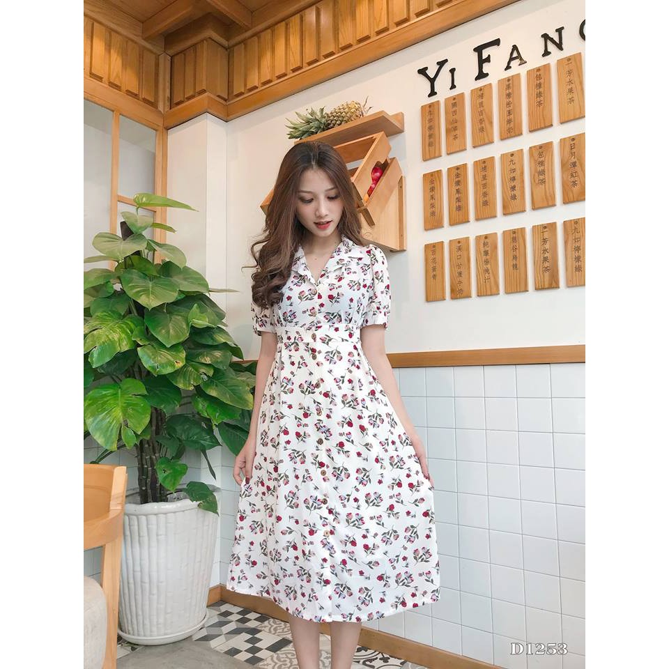 💛💛 Đầm hoa trắng cổ vest nút gỗ ✔️Form đẹp như tranh nha 👌 Hoạ tiết siêu siêu sang với hoa trắng siêu tôn trắng dạ v
