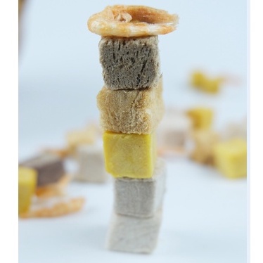 Thức ăn hạt mix thịt đông khô cho mèo -túi chiết 1kg