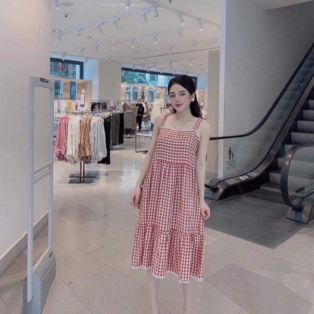 Váy bầu kẻ hai dây