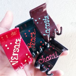 Kẹp tóc 5 răng bóng in chữ (màu và đen)