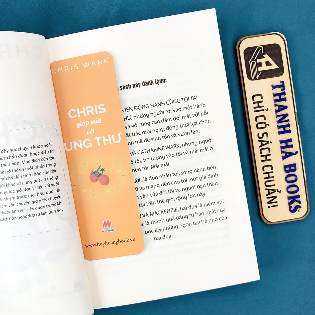 Sách - Chris Giáp Mặt Với Ung Thư (Kèm Bookmark) - Cuốn cẩm nang toàn diện về hành trình chữa lành căn bệnh ung thư