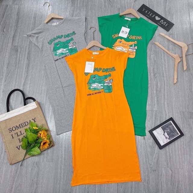Váy suông in hình cá sấu xẻ tà chất cotton cá tính