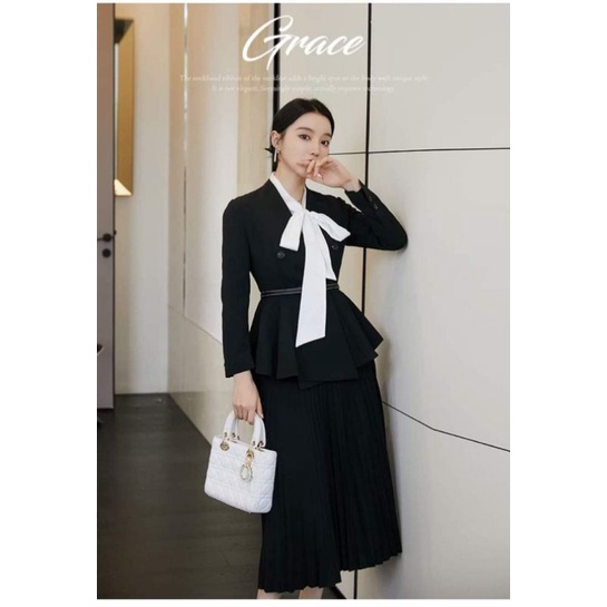 Đầm đen cổ nơ