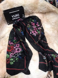 Khăn lụa yuki
