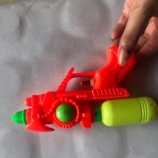 Súng bắn nước an toàn