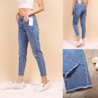 Quần Jeans Boyfriend trơn tua gấu (dư xịn)