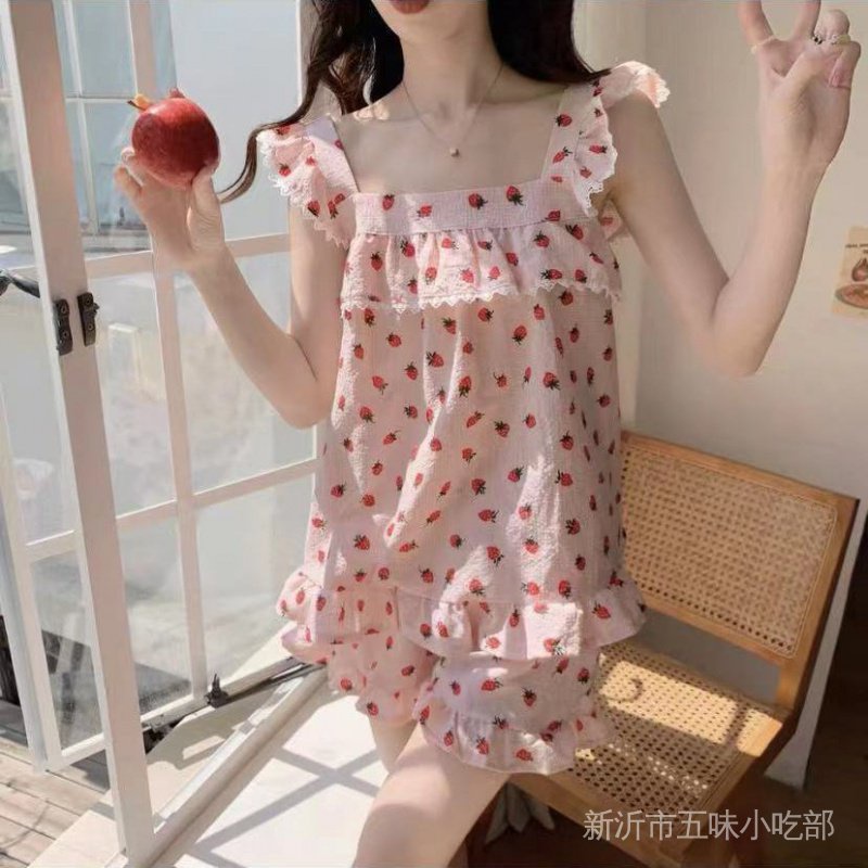 Bộ Đồ Ngủ Áo Hai Dây Phối Quần Short Họa Tiết Dâu Tây Dễ Thương Thời Trang Mùa Hè Cho Nữ