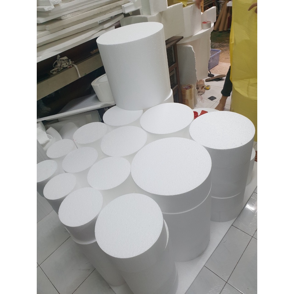 Xốp tròn đường kính 16cm, dày 10cm làm bánh kem giả.