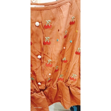 Áo trái cherry thêu siêu xinh 🍒