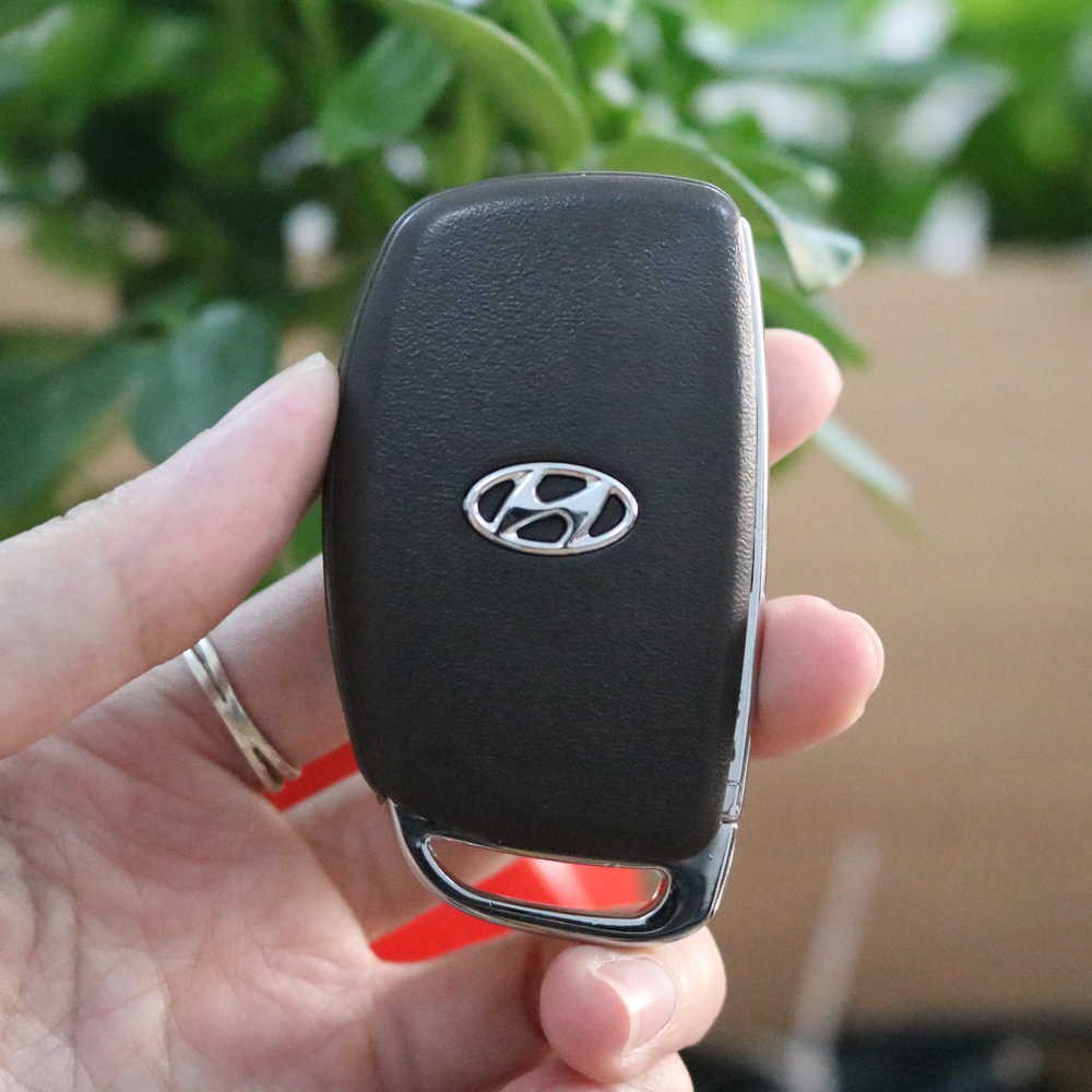 Vỏ chìa khóa Hyundai I10 Tucson Elantra 3 nút - HYU206B3