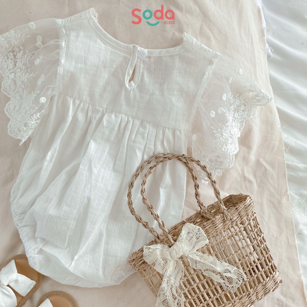 Bộ liền bé gái SODA KIDS trắng cổ vuông tay ren công chúa, chất liệu thô mềm, mỏng, mát