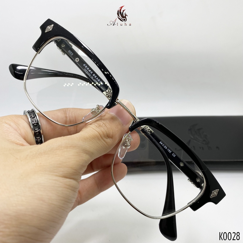 Gọng kính mạ Titan nguyên chất dáng Clubmaster, size lớn cho anh em, họa tiết Chrome Heart sắc nét - K0028 - Aluha