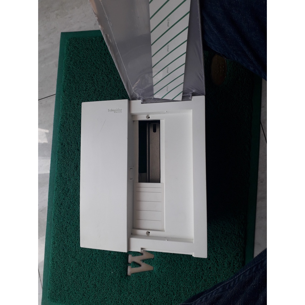 Tủ âm tường MIP22112T Schneider 12 đường