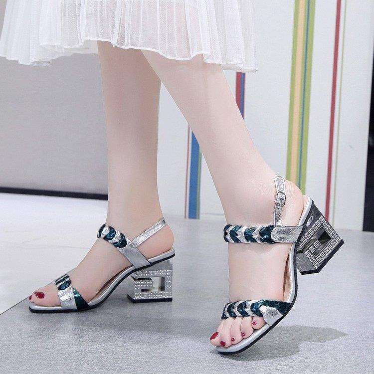 Xăng đan Đế Dày Khóa Cài Một Đường Viền Phong Cách Âu Mỹ Thời Trang Mùa Hè Cho Nữ