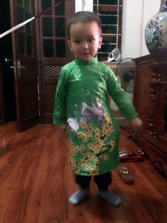 Áo dài gấm bé trai