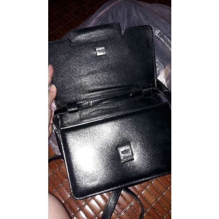 Túi đeo chéo dáng hộp