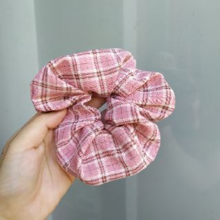 Cột tóc Caro