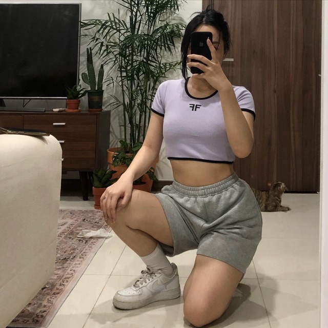 ÁO CROPTOP NGẮN TAY CỔ TRÒN MÀU TÍM THÊU LOGO FUNKY
