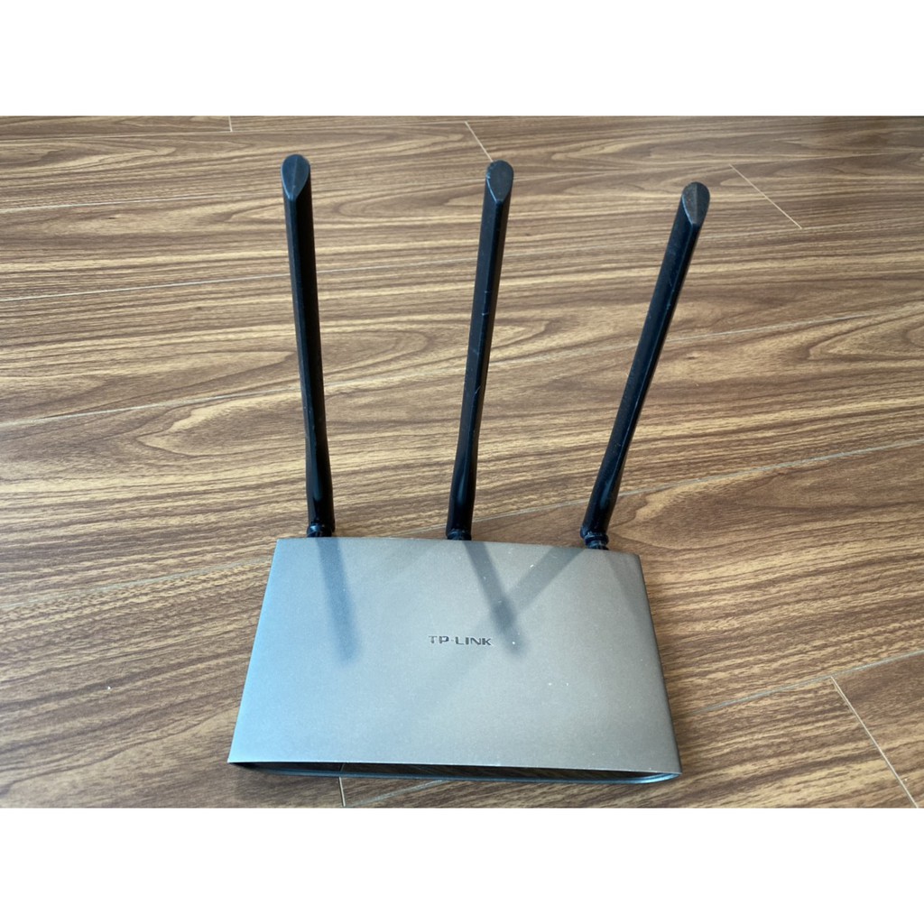 Bộ Phát wifi TPLINK 3 râu TL-WR890. Vỏ kim loại nguyên khối, Tản nhiệt tốt, Tốc độ phát 450Mb | BigBuy360 - bigbuy360.vn