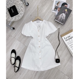 Váy Gấm Xốp Vân Nổi Hở Lưng