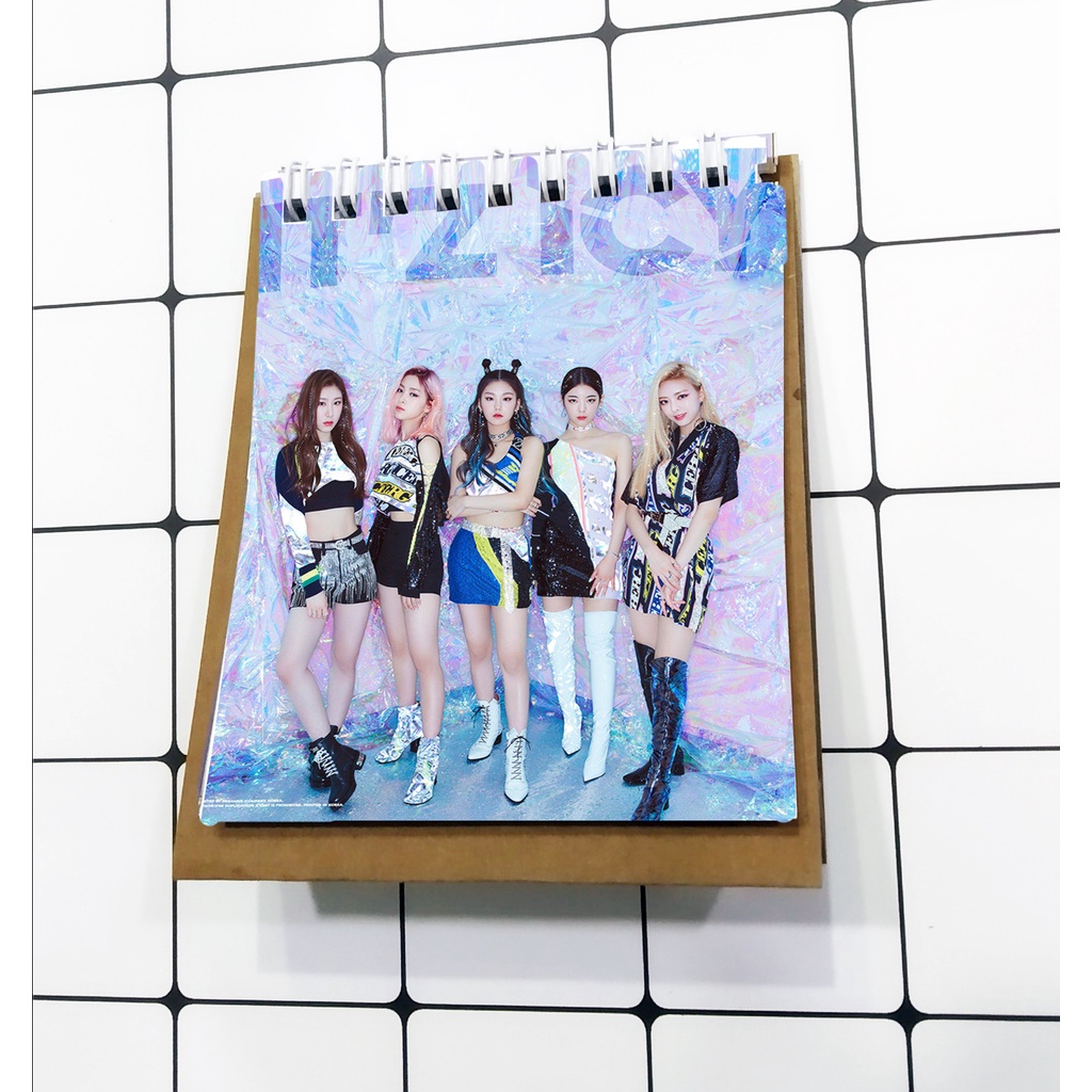 Lịch got7 mamamoo red relvet itzy để bàn mini 2022 LMI37 12x9 cm