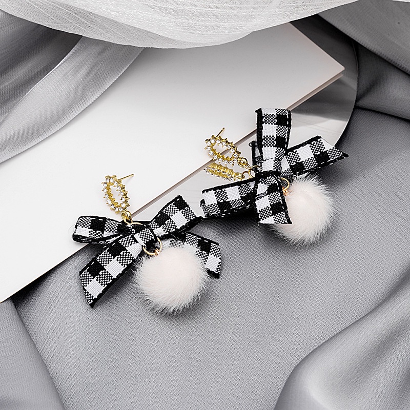 Bông tai mạ bạc S925 dáng dài đính bóng lông thời trang cho nữ