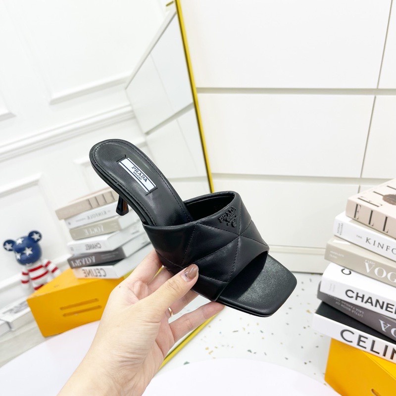 Guốc nữ quai ngang trần chỉ gót nhọn cao 7 cm