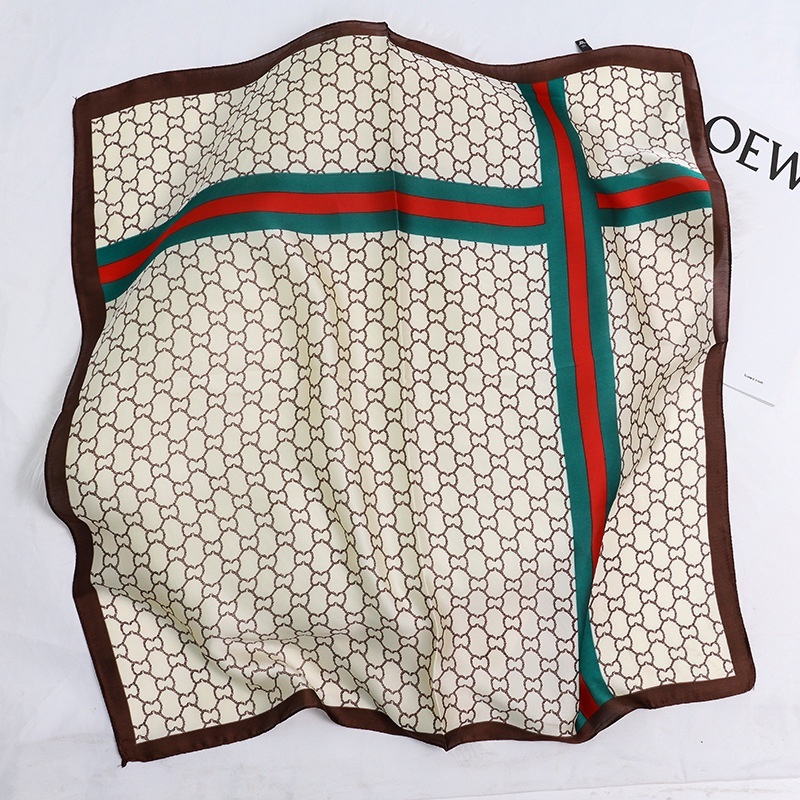 Khăn lụa vuông họa tiết gucci nâu kem sọc xanh đỏ KLV-018 70x70cm THY THY STORE